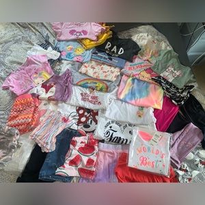 Girls 4t-5t 40 plus  clothes bundle